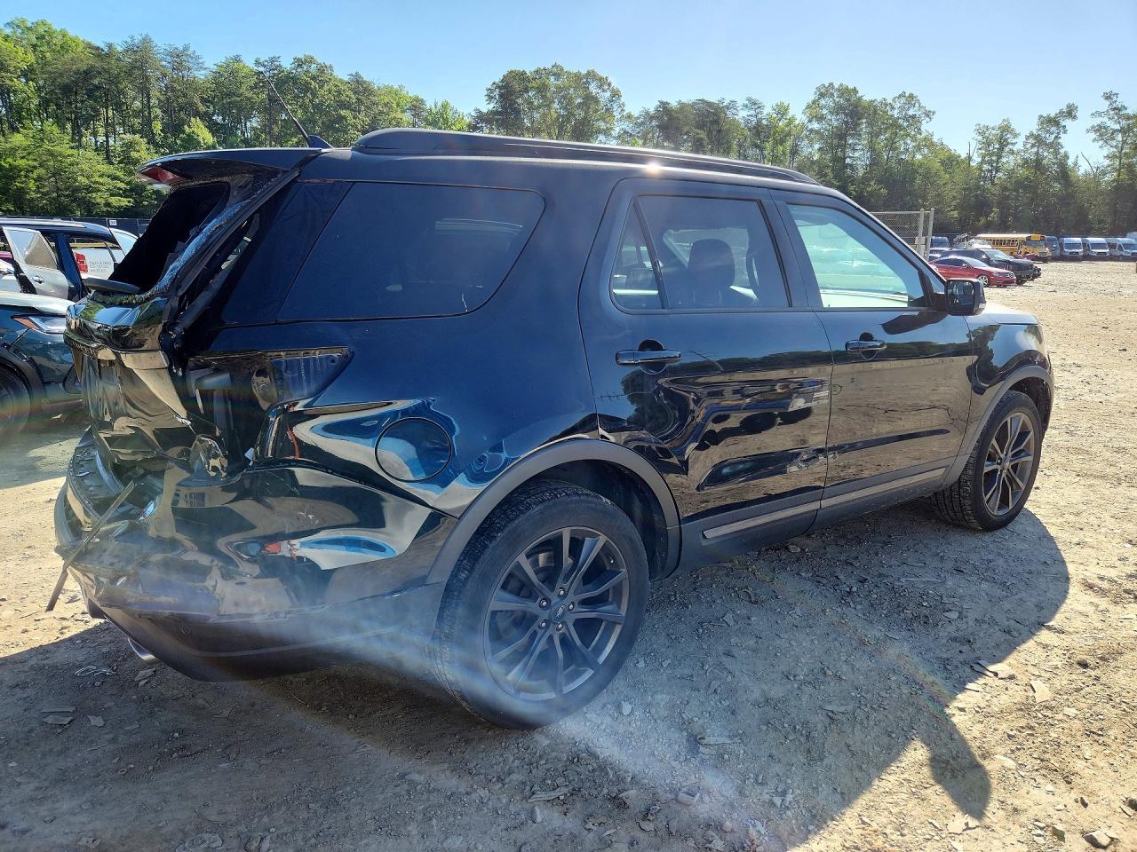 2018 Ford Explorer Xlt - Фото 3