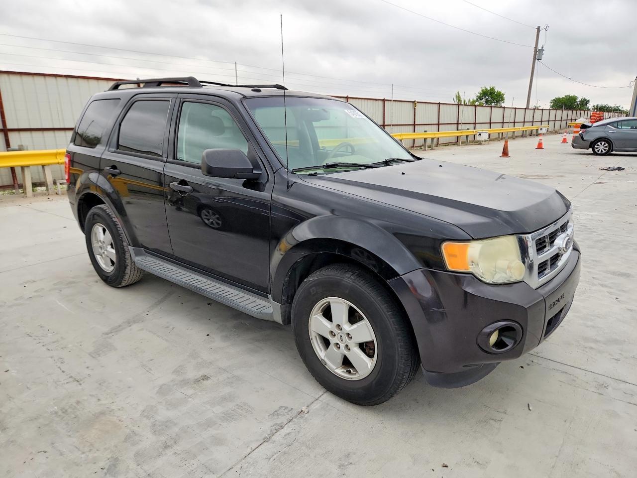 2011 Ford Escape Xlt - Image 4