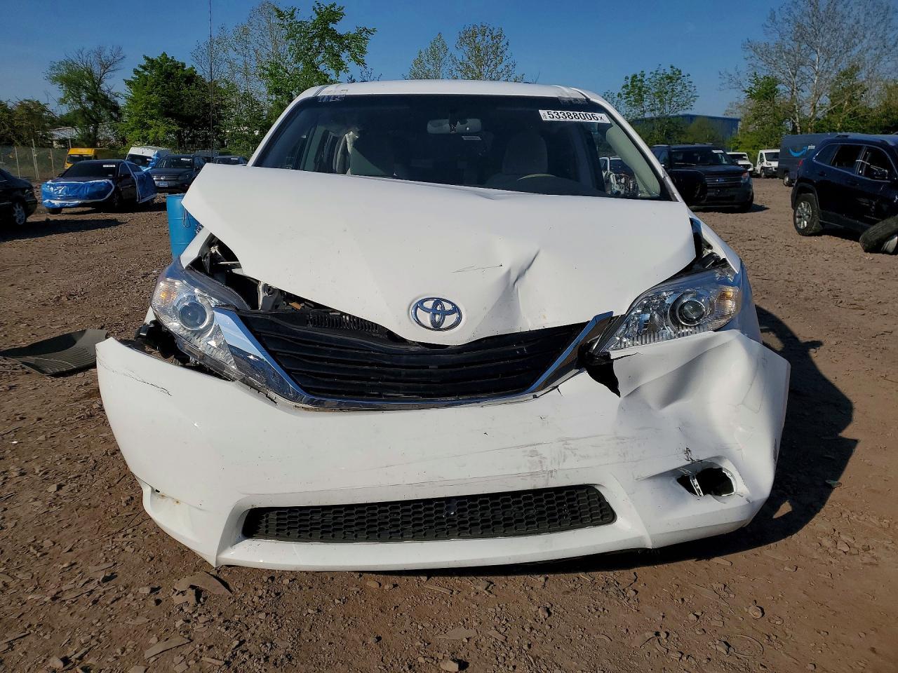 2011 Toyota Sienna Le - Фото 5