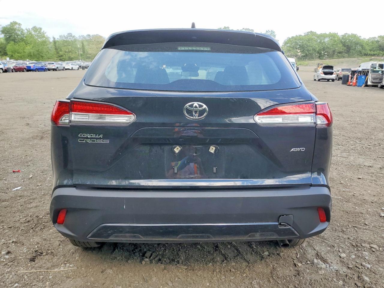 2025 Toyota Corolla Cross L - Фото 6