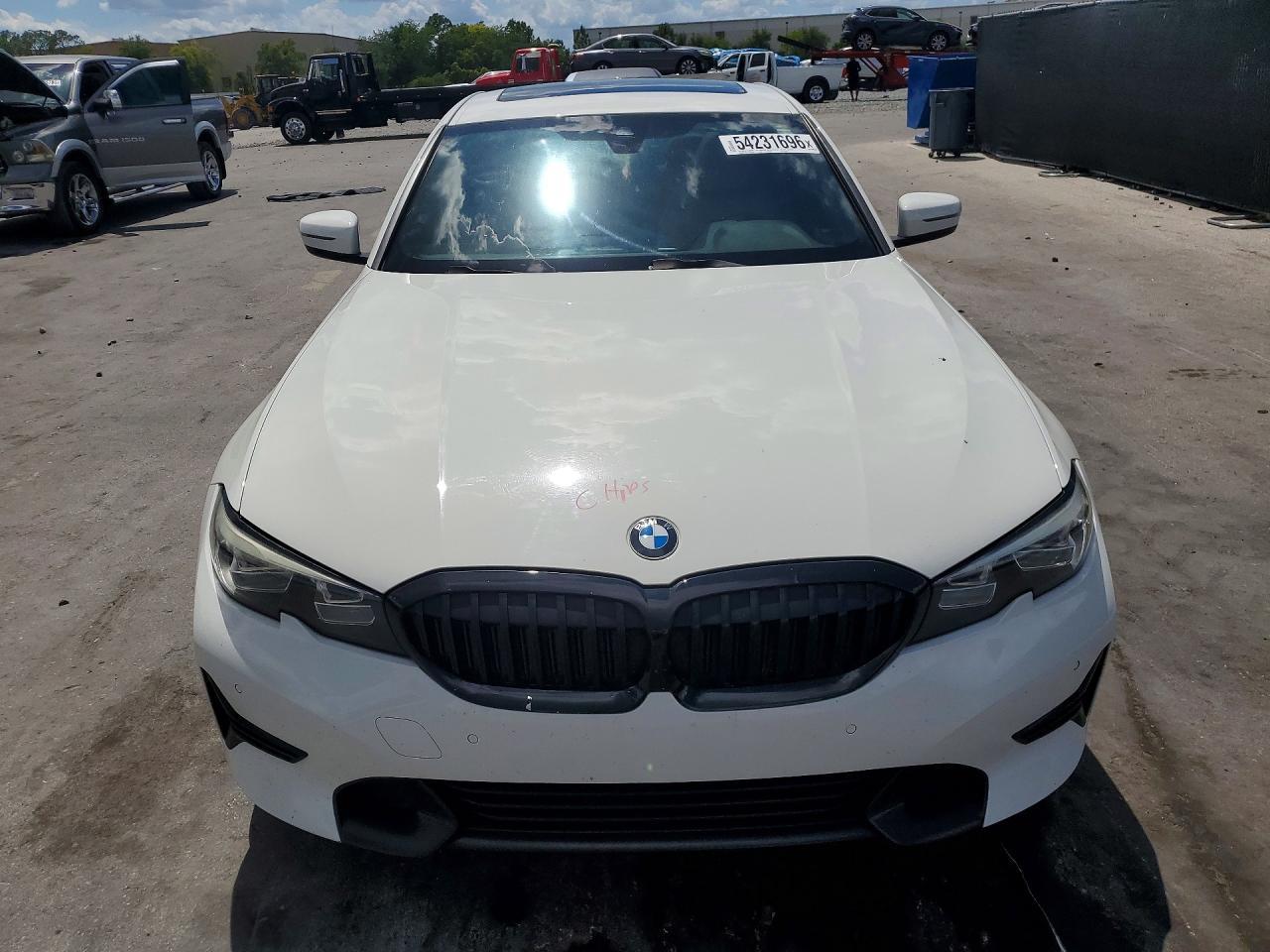 2020 BMW 330I - Фото 5