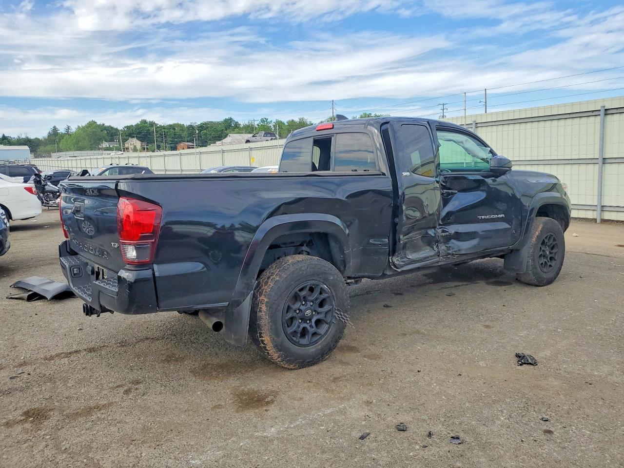 2022 Toyota Tacoma Sr5 V6 - Image 3