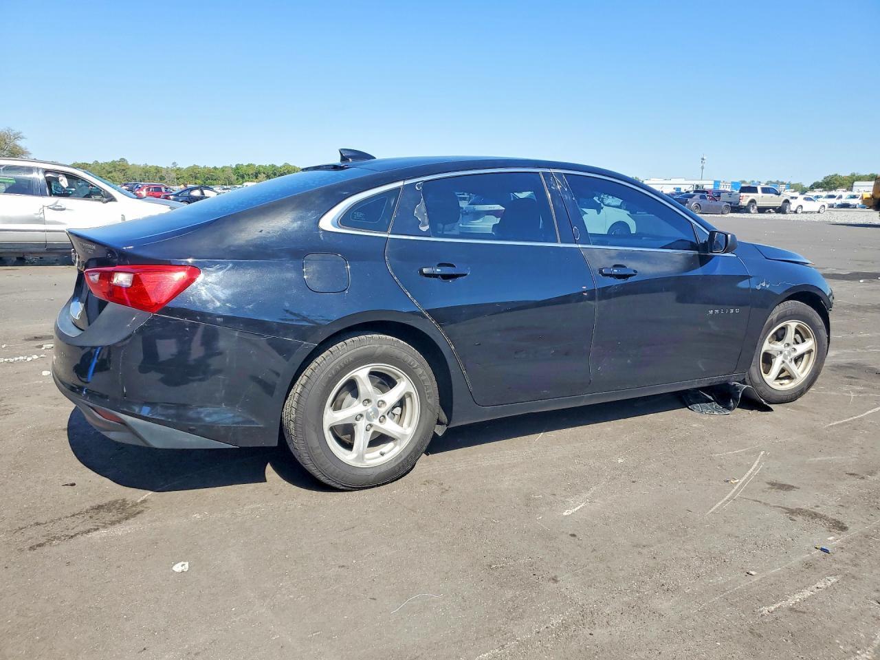 2018 Chevrolet Malibu Ls - Image 3