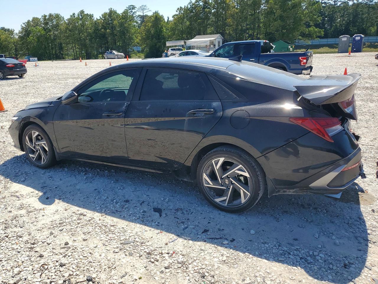 2025 Hyundai Elantra Hybrid Sel Sport - Image 2
