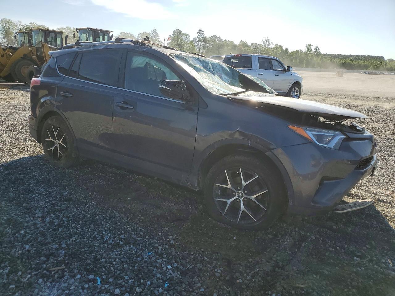 2017 Toyota Rav4 Se - Фото 4