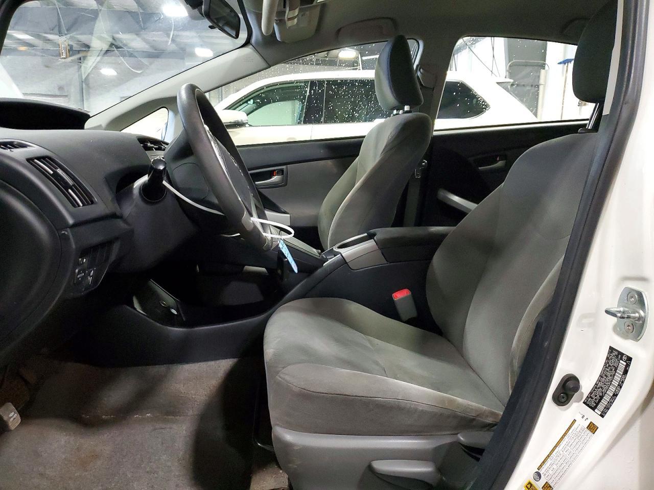 2012 Toyota Prius Three - Фото 7