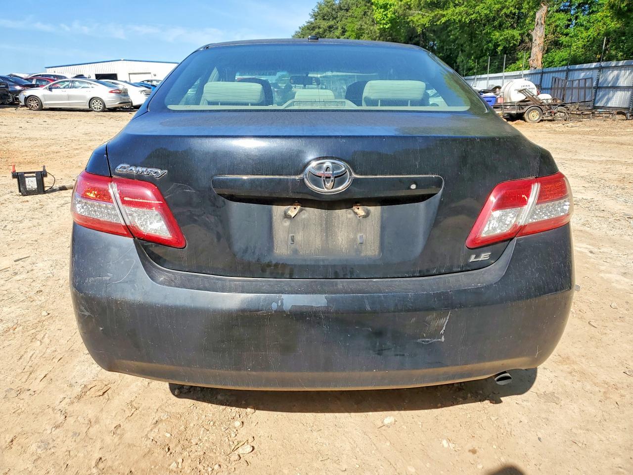 2011 Toyota Camry Le - Image 6