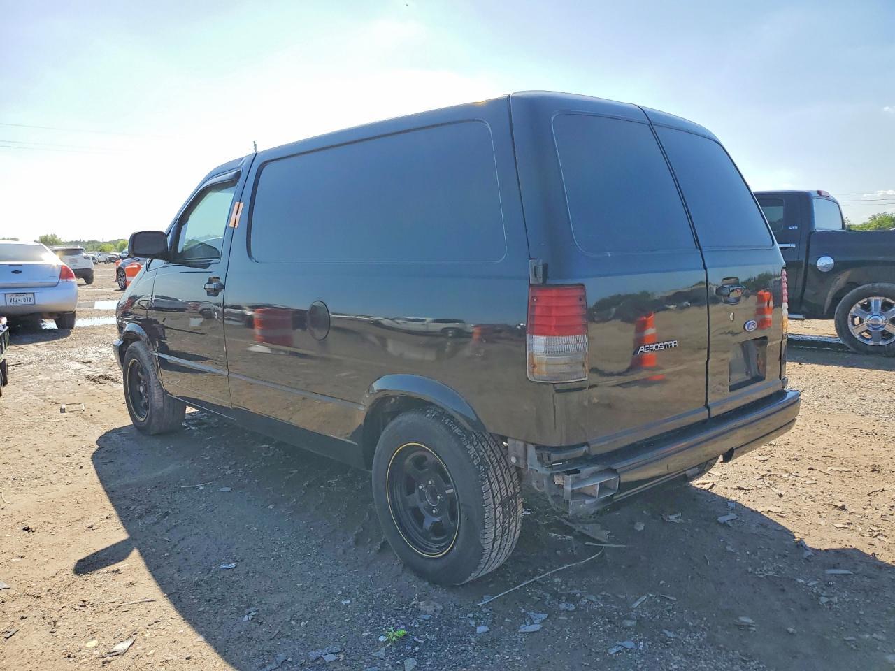 1995 Ford Aerostar - Image 2