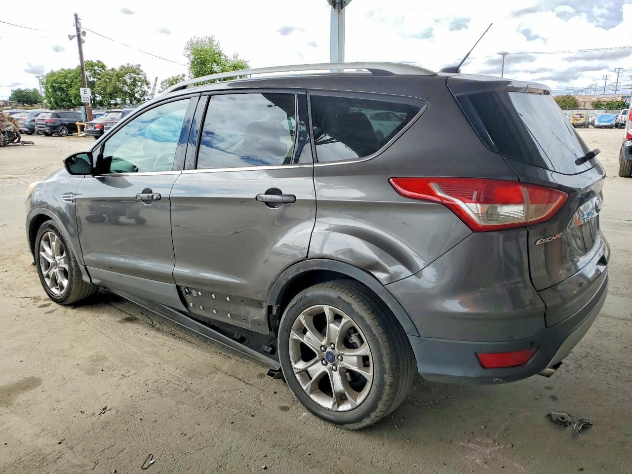 2016 Ford Escape Titanium - Фото 2