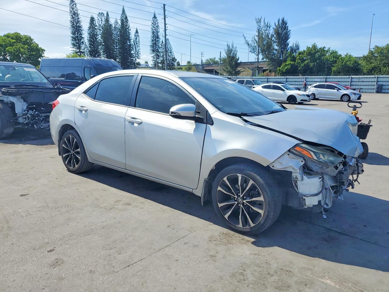 2017 Toyota Corolla Se - Фото 4