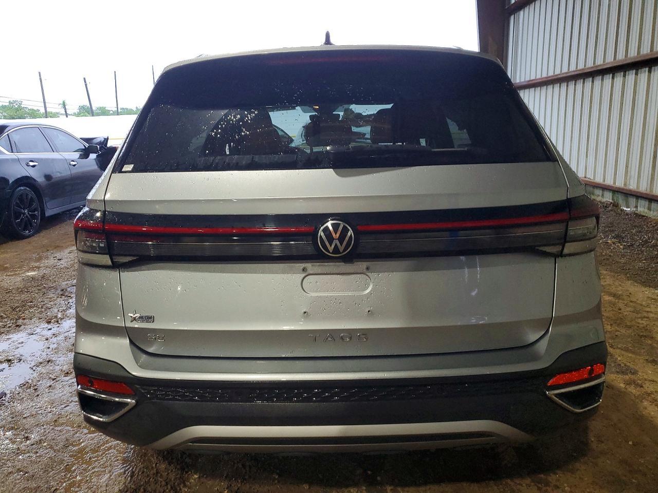2025 Volkswagen Taos Se - Image 6