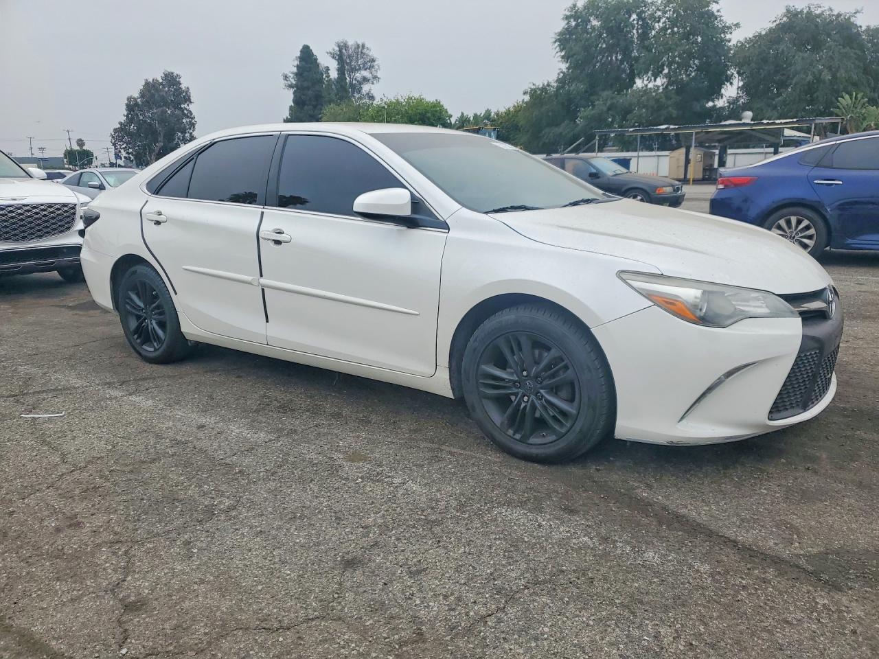 2015 Toyota Camry Se - Фото 4
