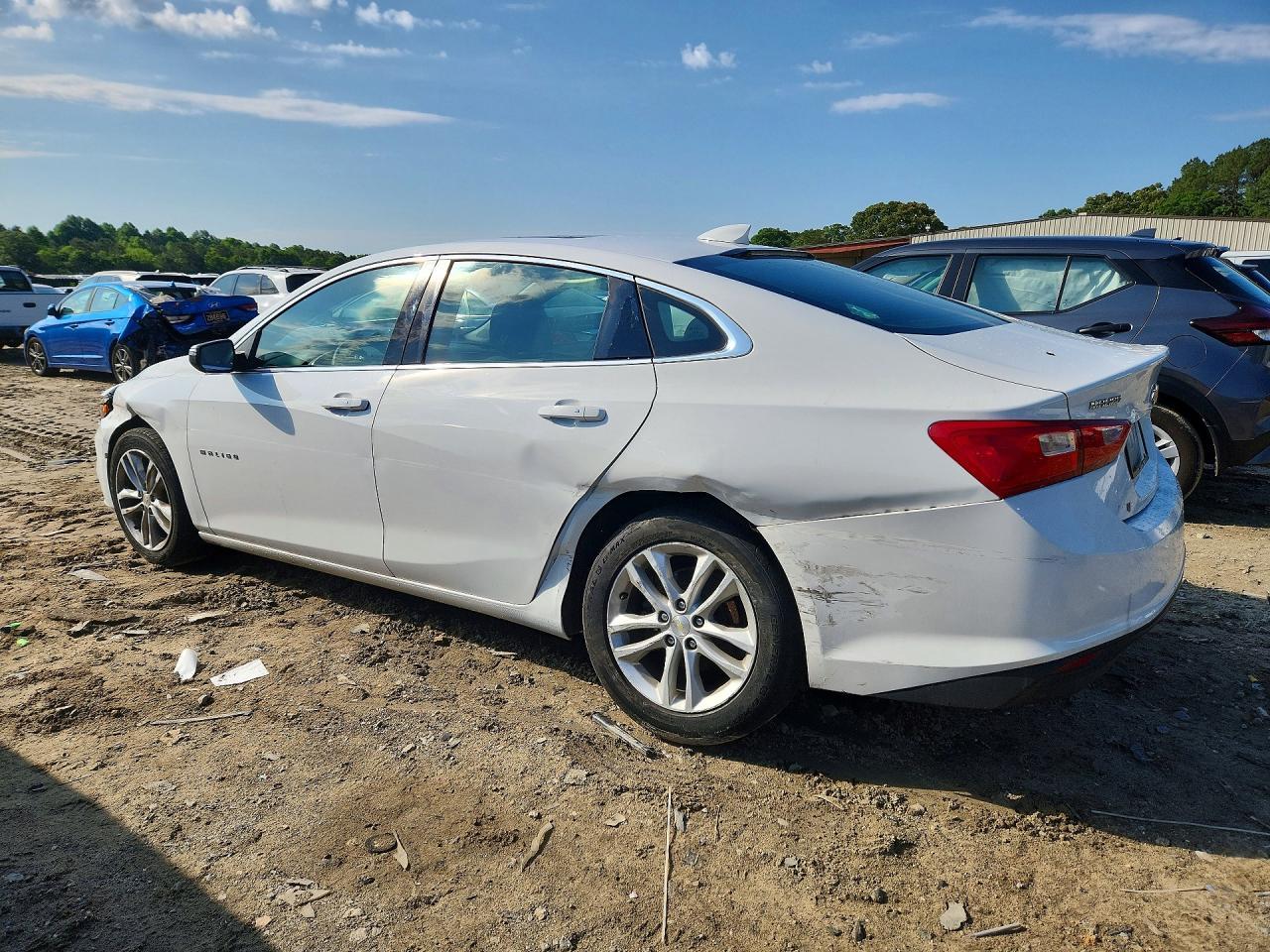 2018 Chevrolet Malibu Lt - Image 2