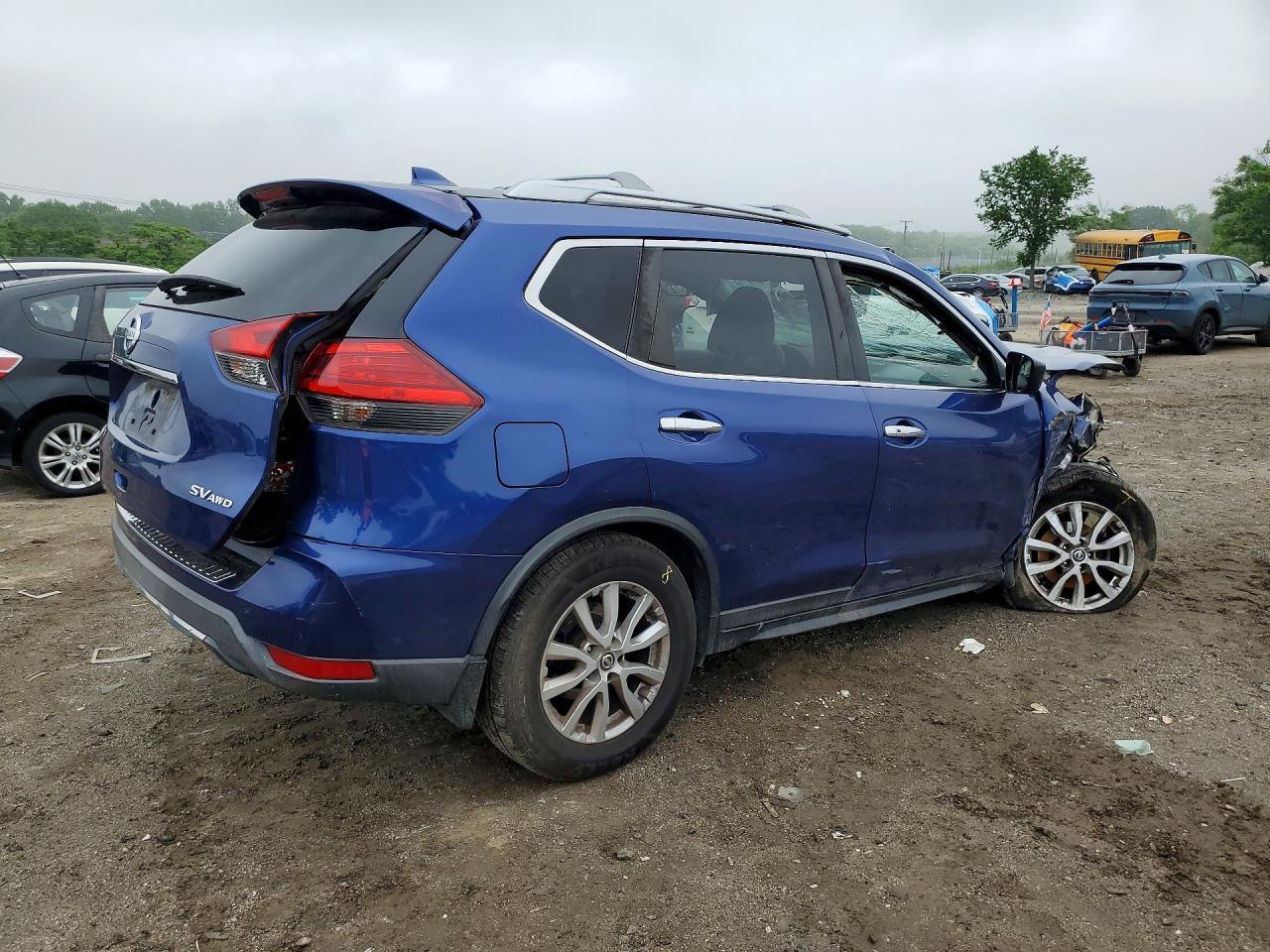 2017 Nissan Rogue Sv - Image 3