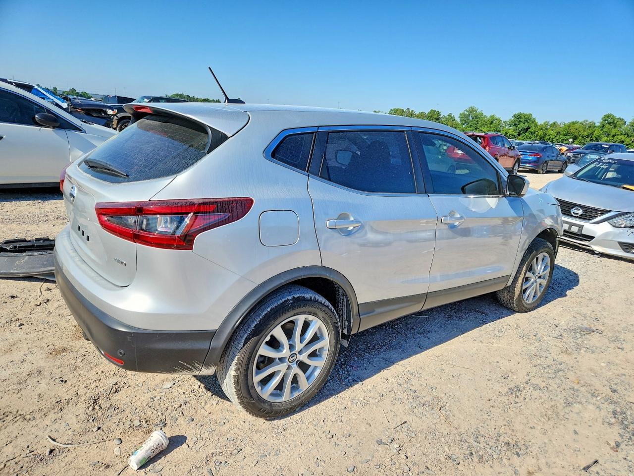 2021 Nissan Rogue Sport S - Фото 3
