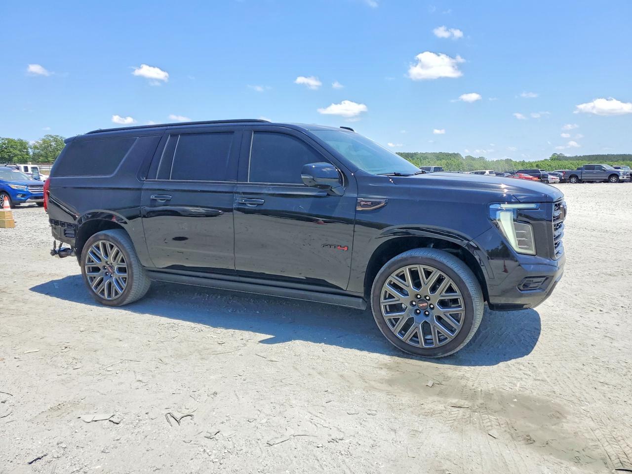 2025 GMC Yukon Xl At4 Ultimate - Image 4