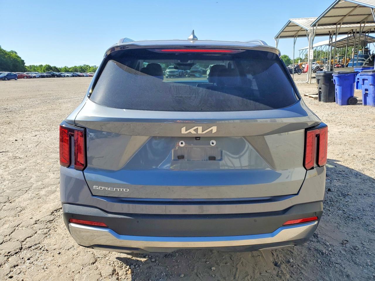 2025 Kia Sorento Ex - Image 6