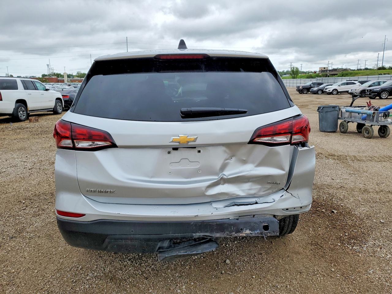 2022 Chevrolet Equinox Ls - Image 6