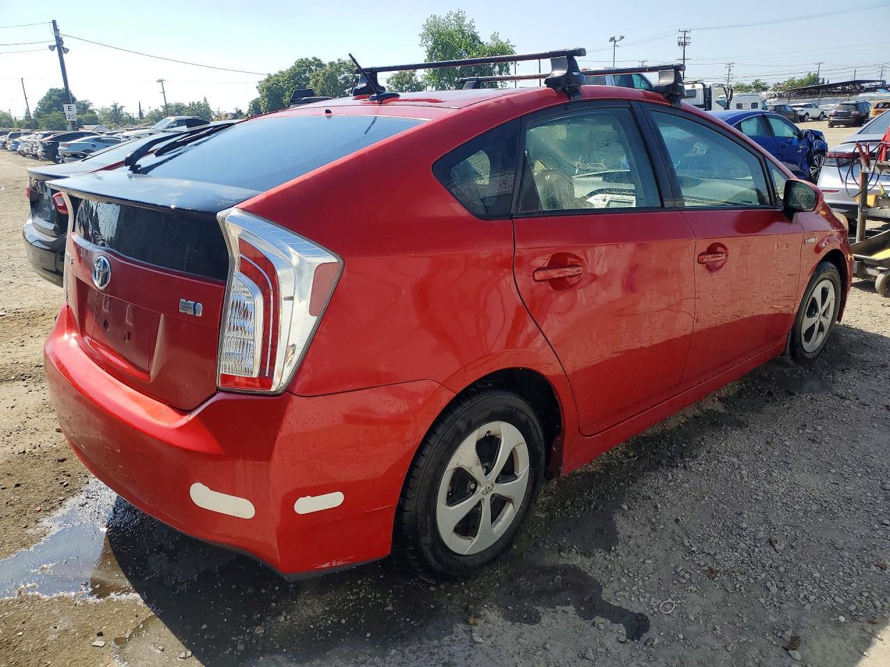 2013 Toyota Prius Three - Фото 3