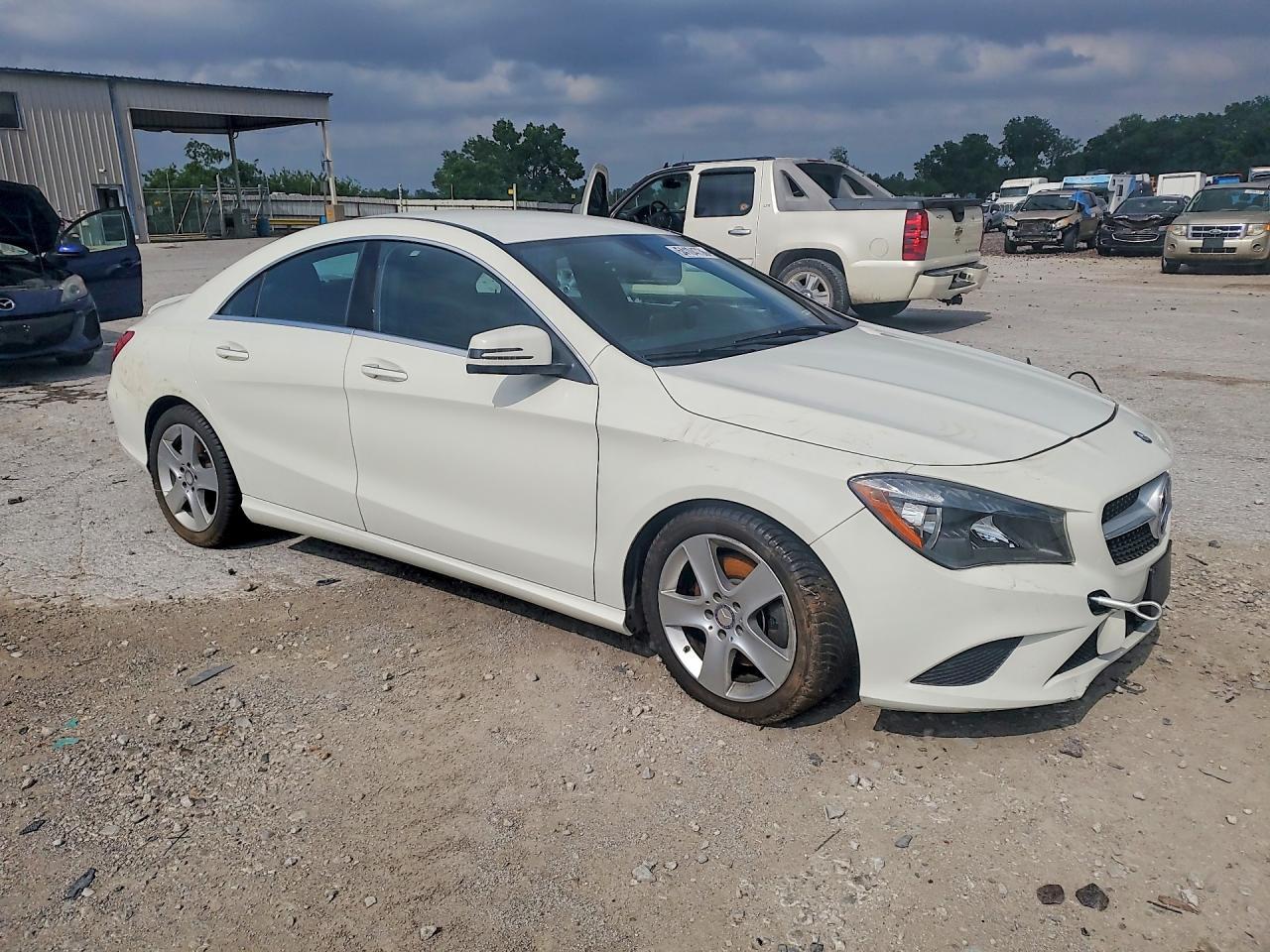 2016 Mercedes-Benz Cla 250 4Matic - Image 4