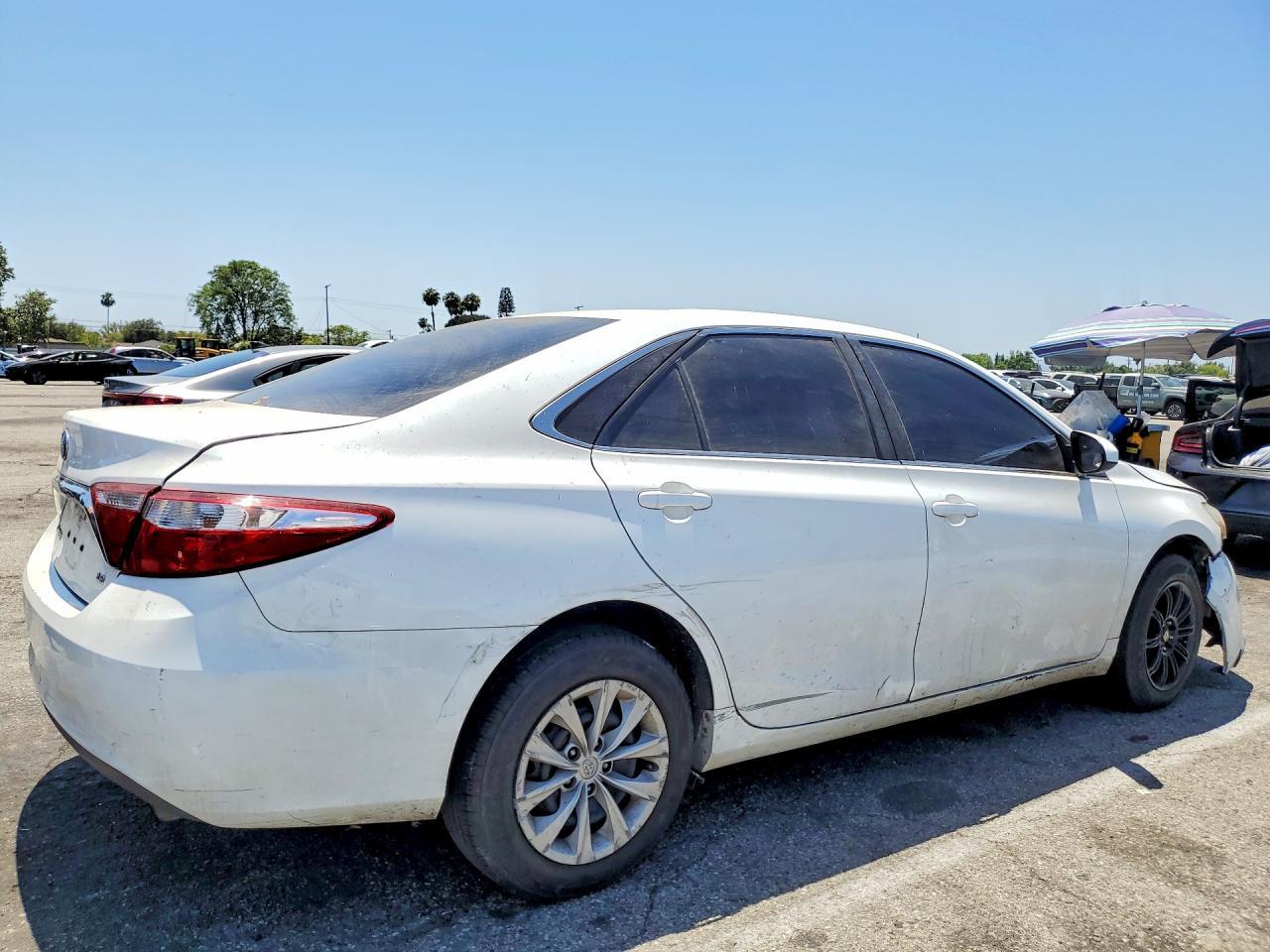 2015 Toyota Camry Le - Image 3