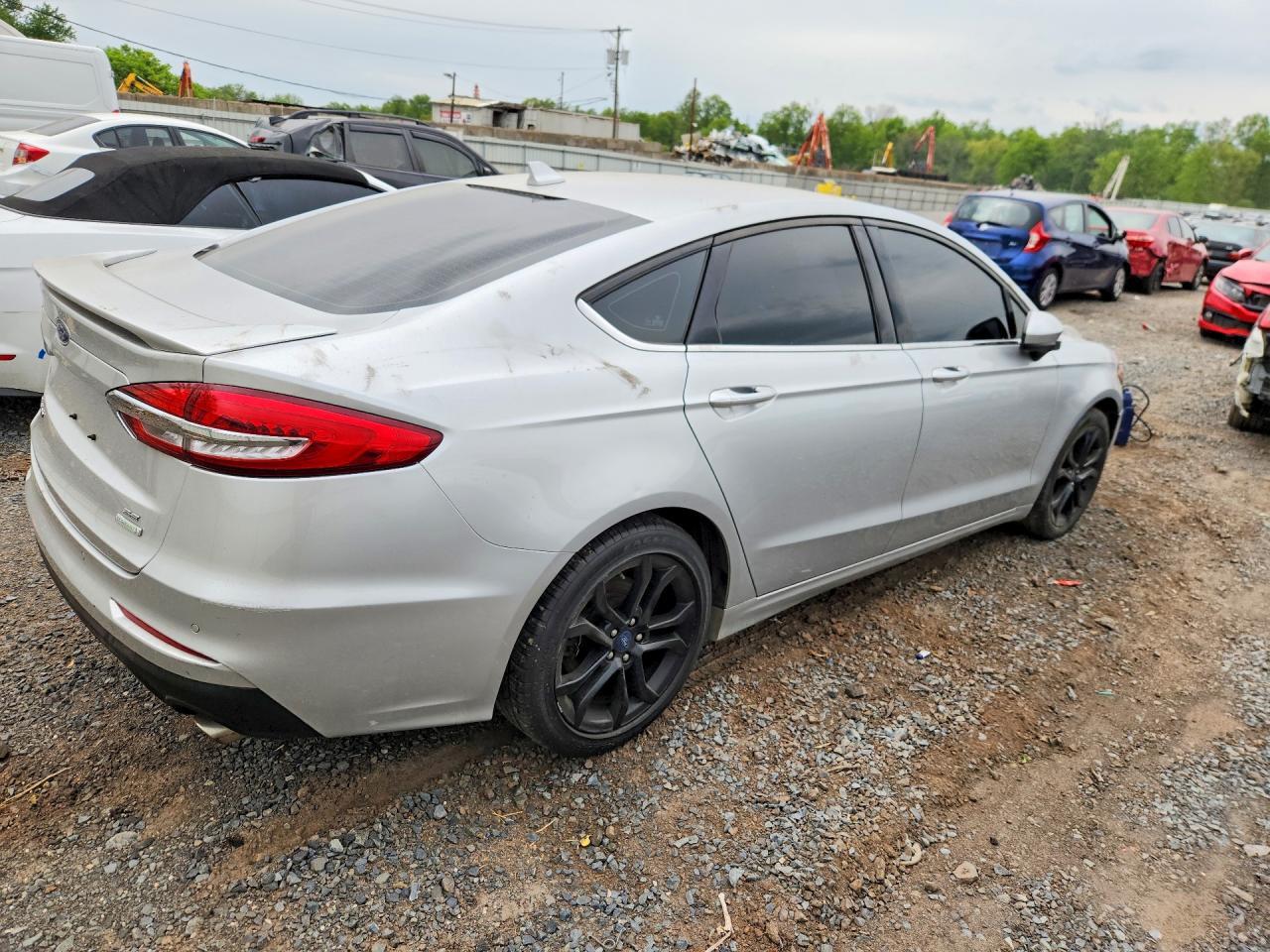 2019 Ford Fusion Se - Фото 3