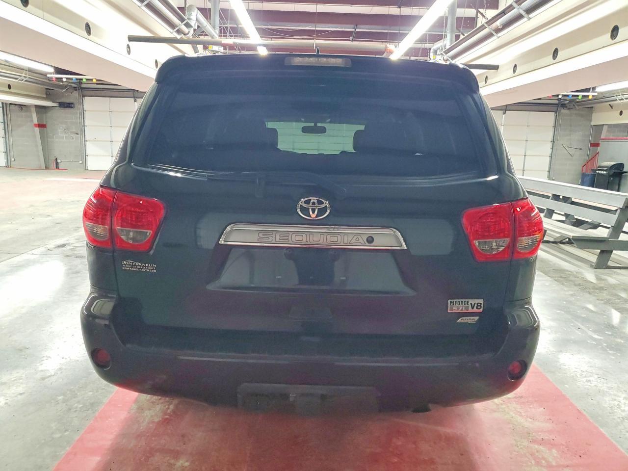 2016 Toyota Sequoia Platinum - Фото 6