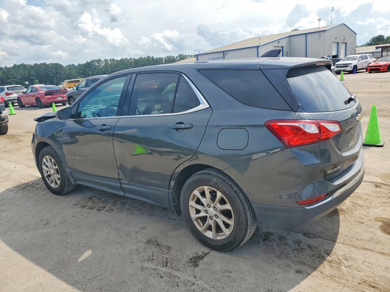 2018 Chevrolet Equinox Lt - Image 2