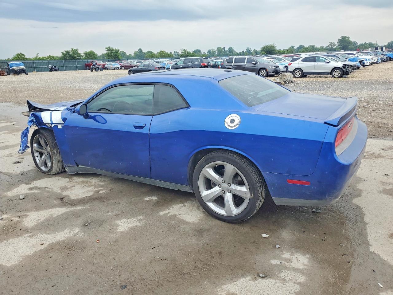 2012 Dodge Challenger R - Image 2