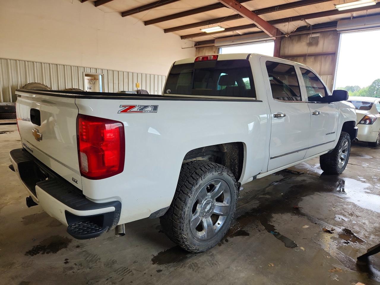 2017 Chevrolet Silverado K1500 Ltz - Image 3
