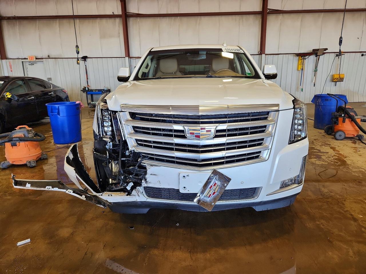 2016 Cadillac Escalade Esv Platinum - Image 5
