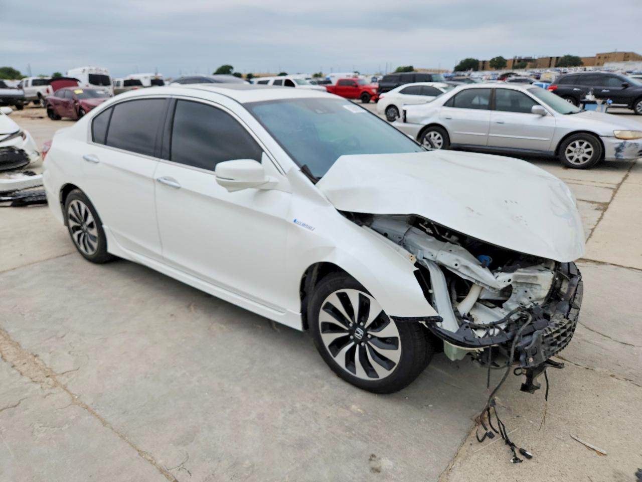 2017 Honda Accord Touring Hybrid - Фото 4