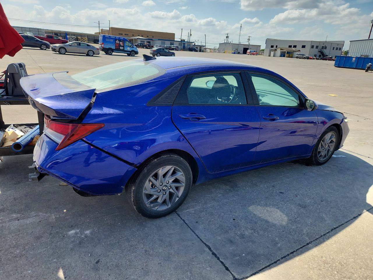 2024 Hyundai Elantra Sel - Image 3