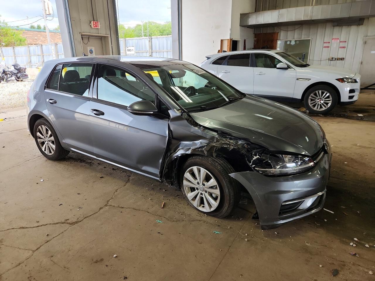 2021 Volkswagen Golf - Image 4