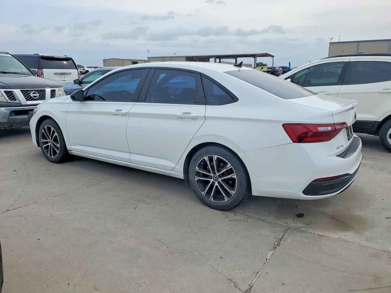 2022 Volkswagen Jetta Sport - Фото 2