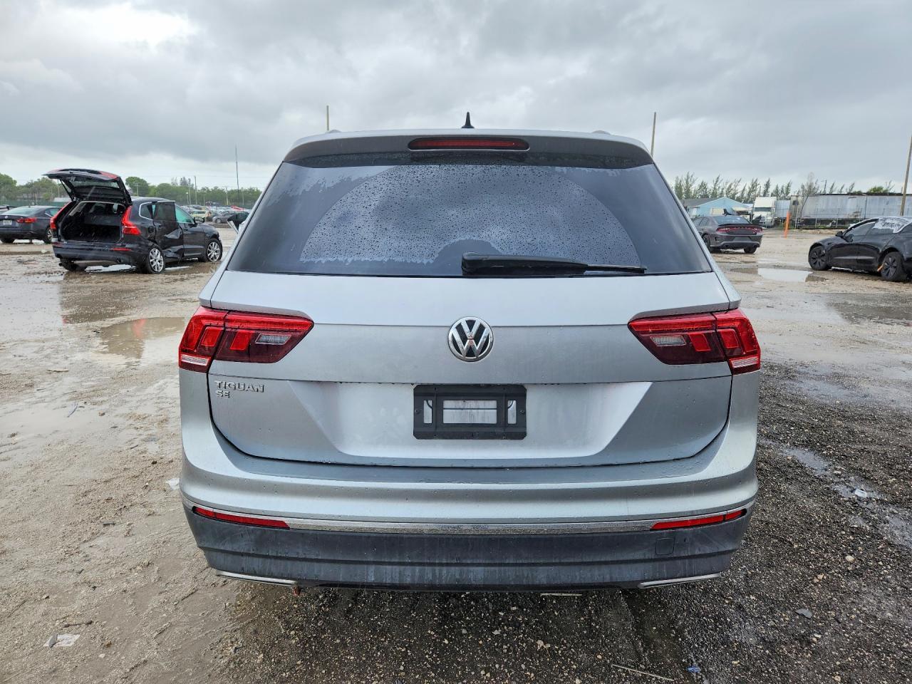 2020 Volkswagen Tiguan Se - Фото 6