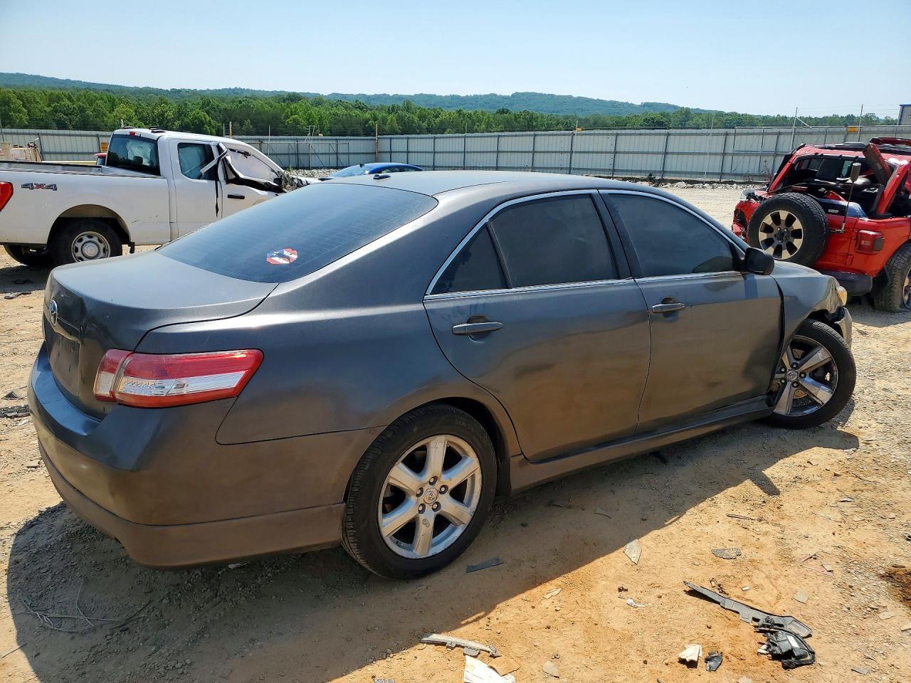 2011 Toyota Camry Se - Фото 3