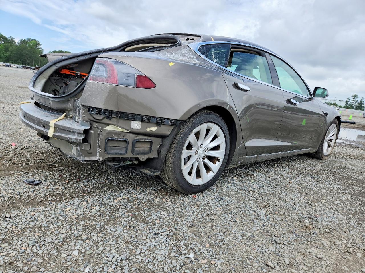 2016 Tesla Model S - Image 3