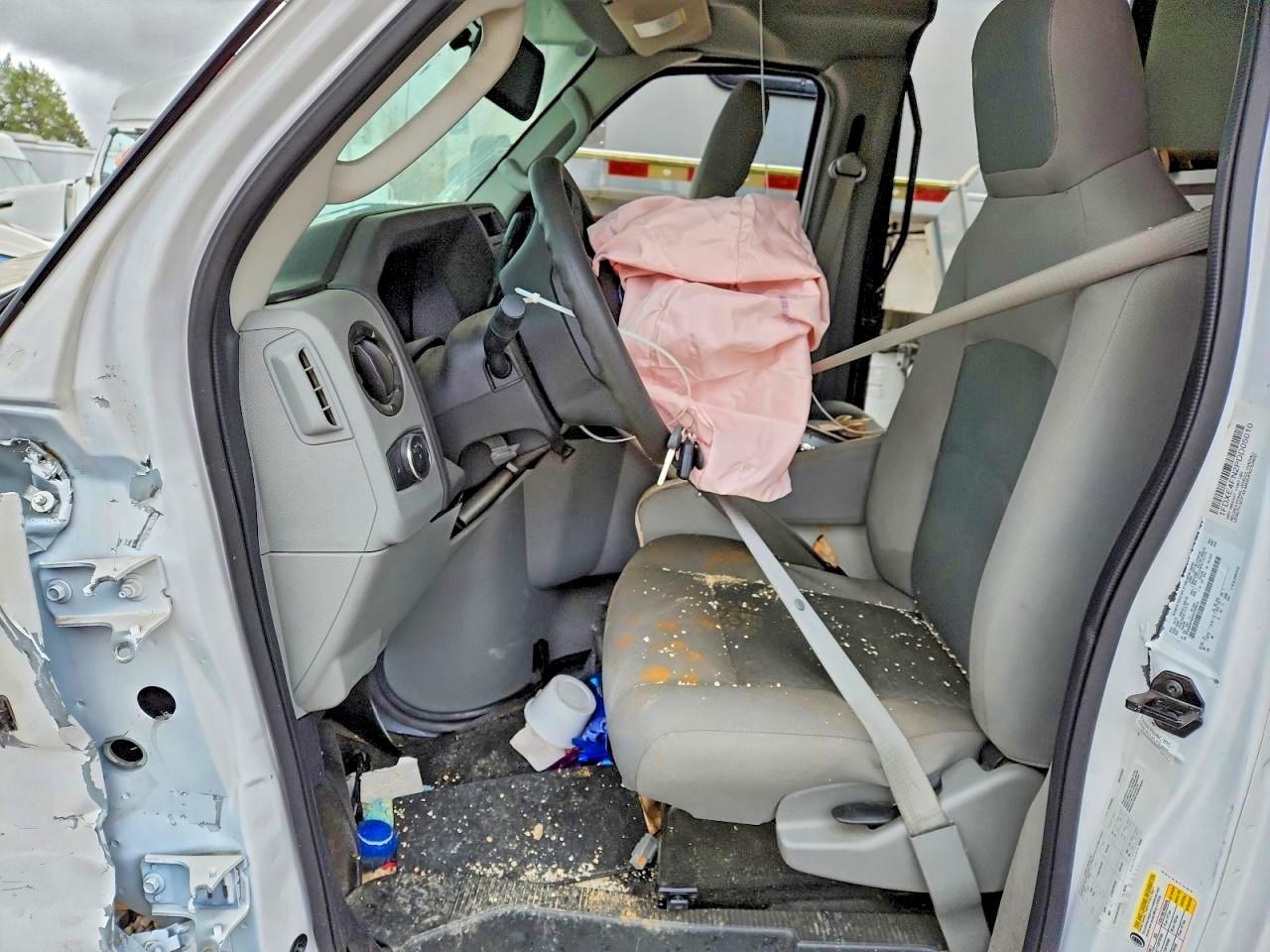 2023 Ford Econoline E450 Super Duty Cutaway Van - Фото 5