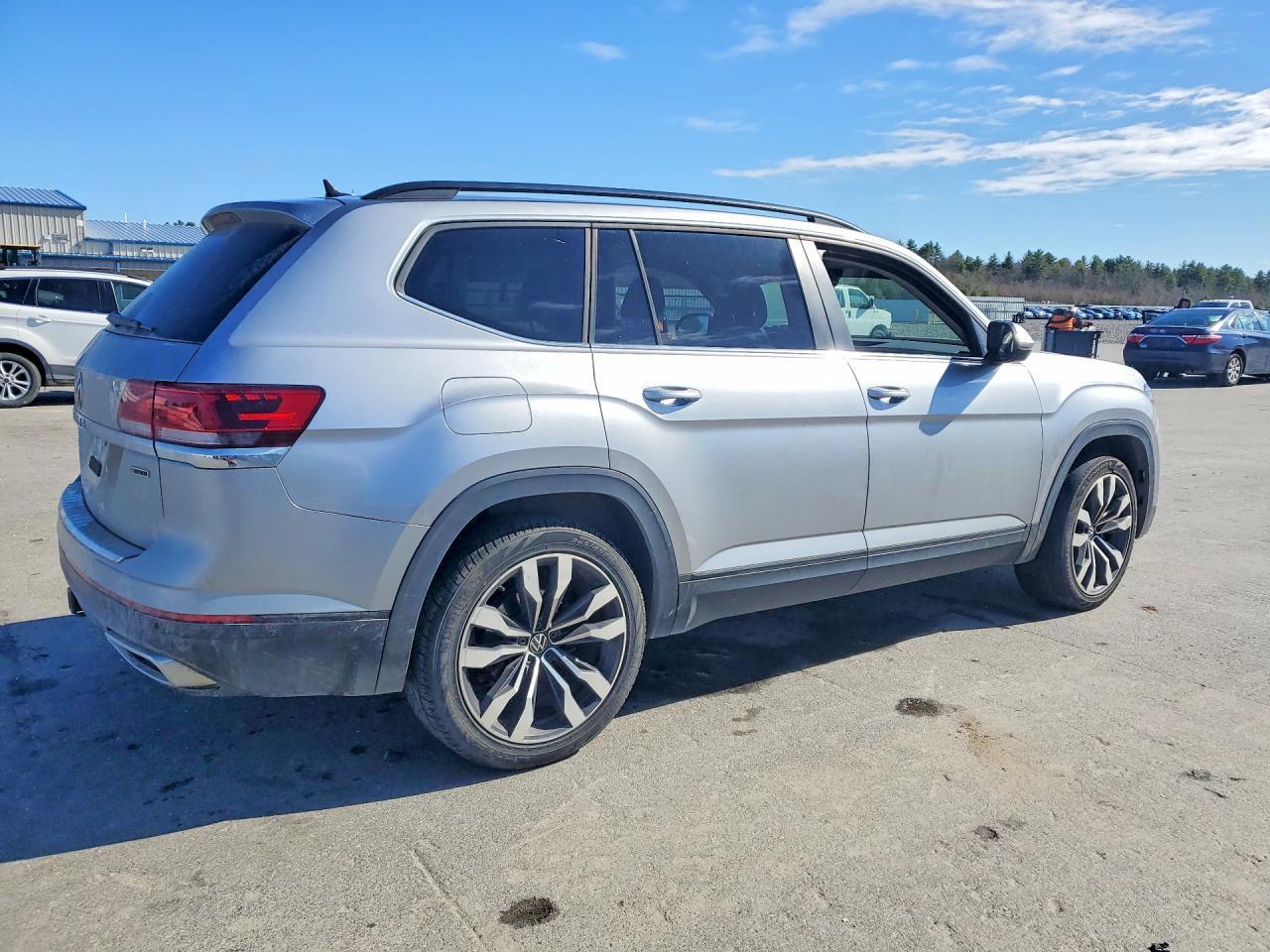 2022 Volkswagen Atlas Se - Фото 3