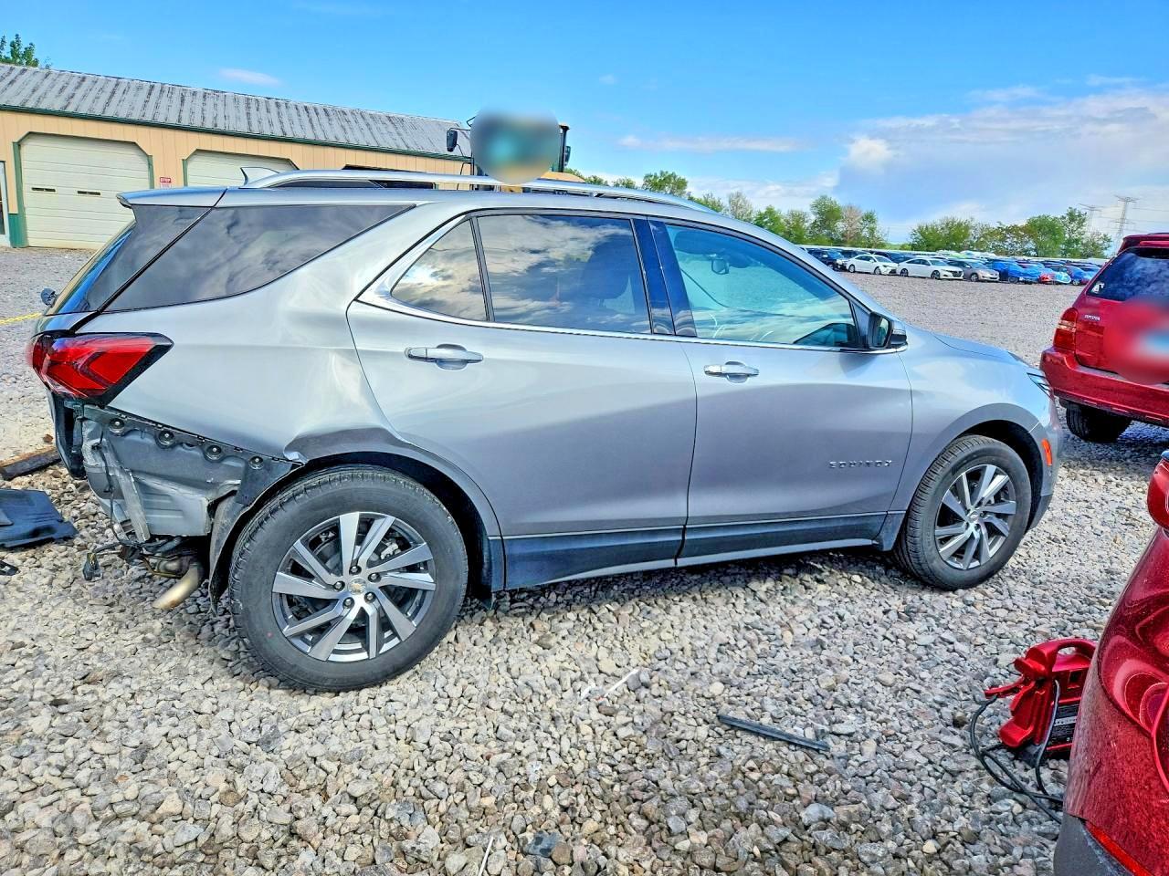 2023 Chevrolet Equinox Premier - Image 3