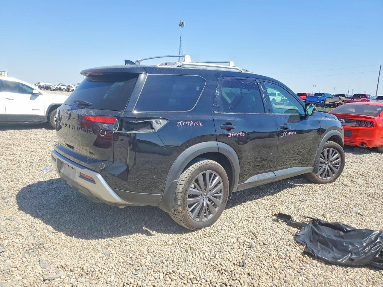 2022 Nissan Pathfinder Sl - Фото 3