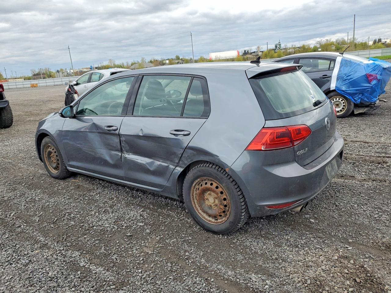 2016 Volkswagen Golf S - Image 2