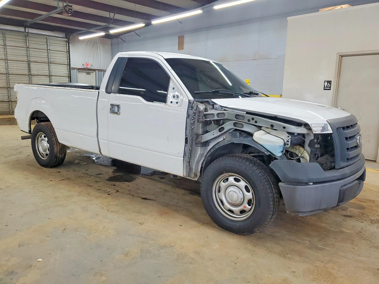 2011 Ford F150 - Image 4
