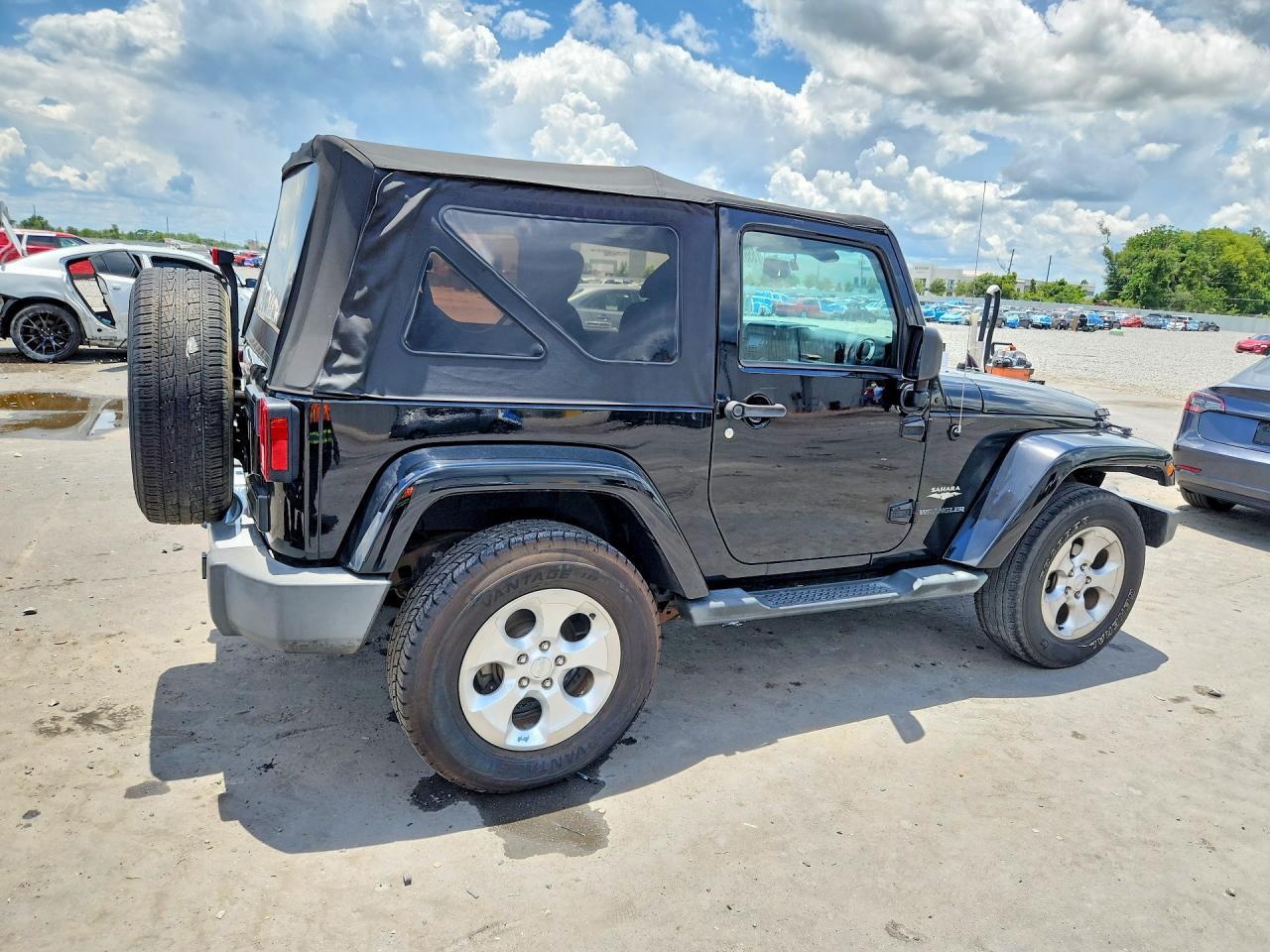 2014 Jeep Wrangler Sahara - Image 3