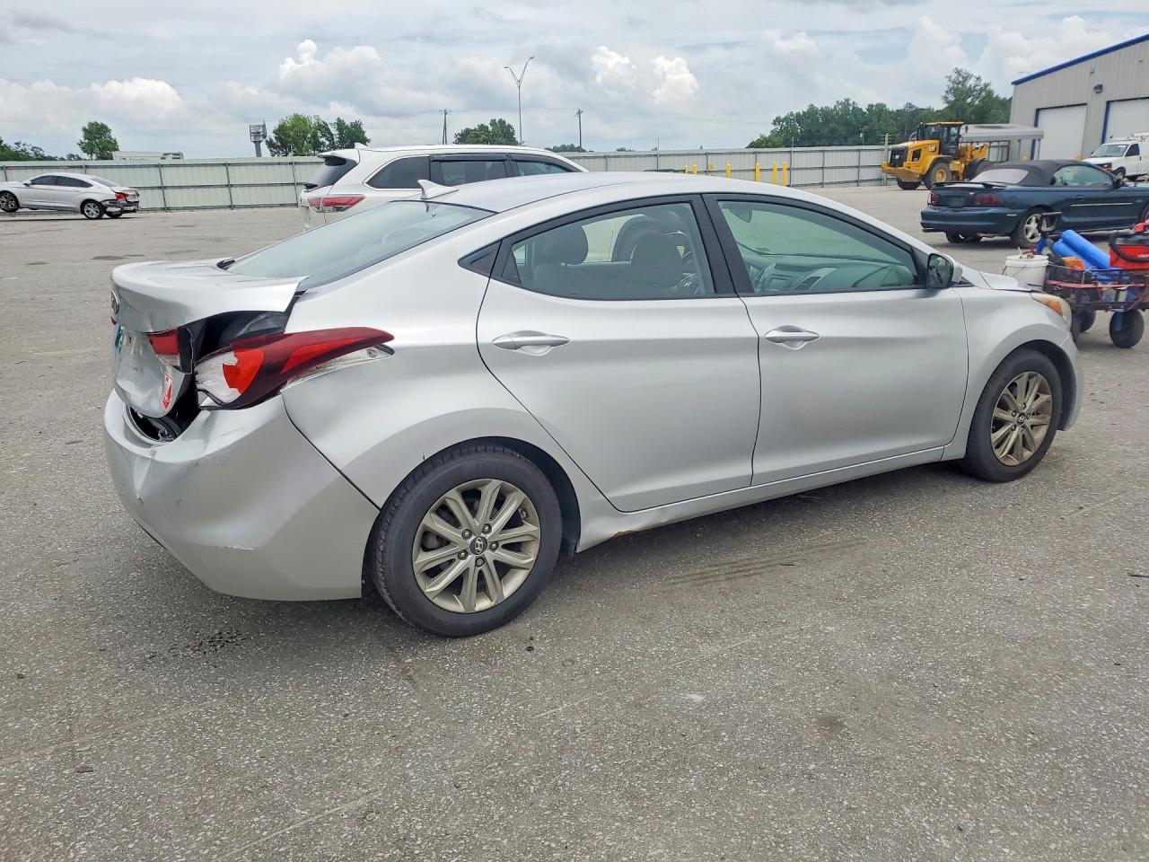 2014 Hyundai Elantra Se - Image 3