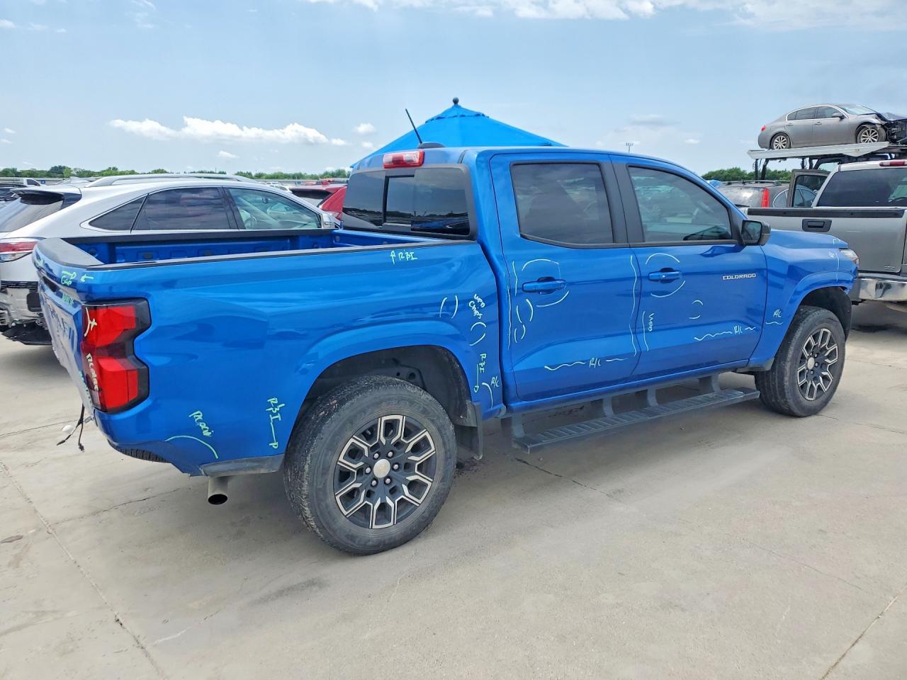 2024 Chevrolet Colorado Lt - Image 3