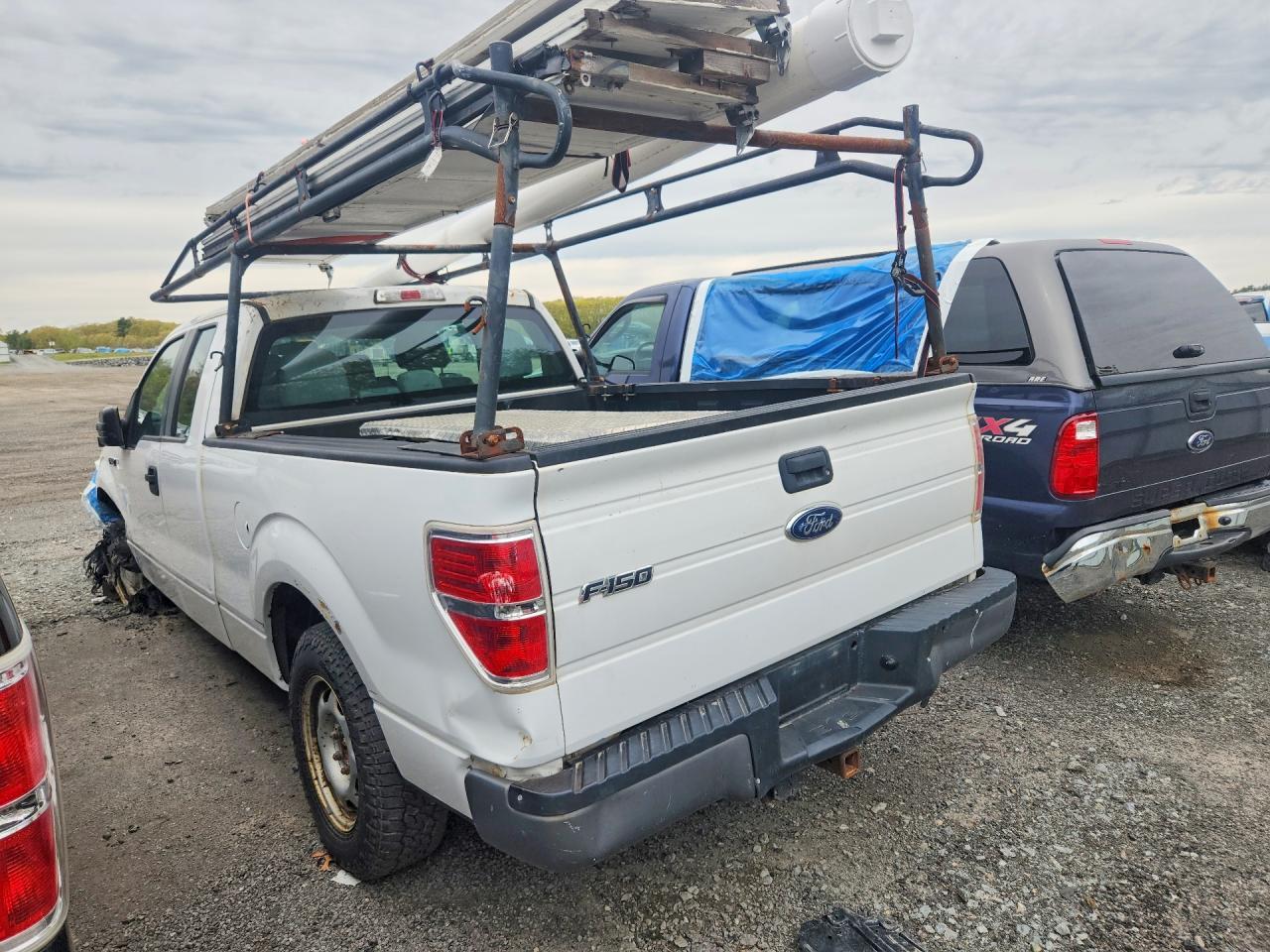2014 Ford F150 Super Cab - Image 2