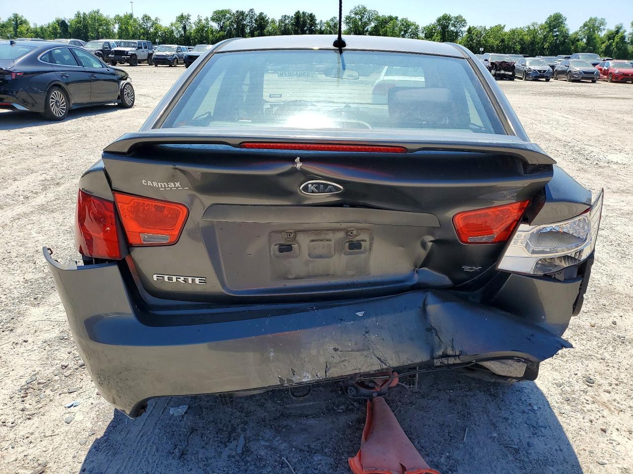 2013 Kia Forte - Image 6