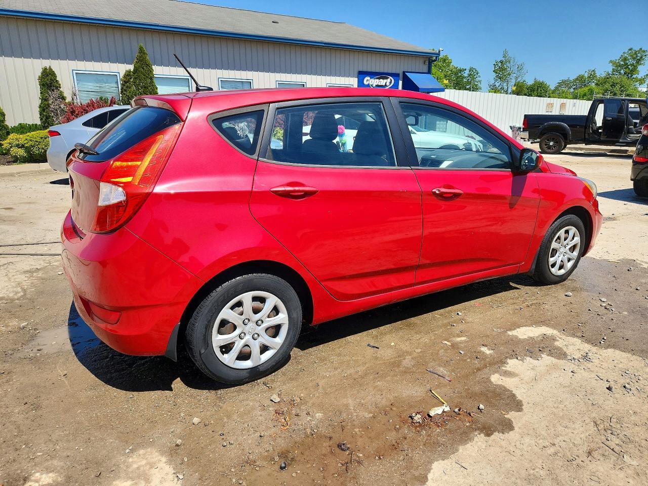 2013 Hyundai Accent Gs - Image 3